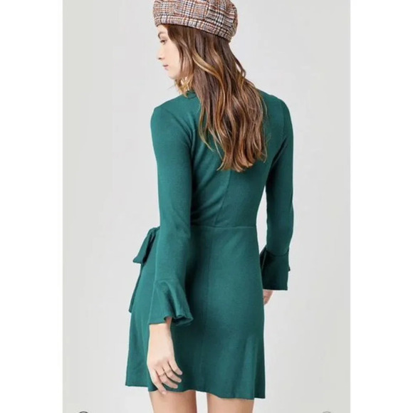 Francesca's Bell Sleeve Raquel Wrap Skirt Hacci Mini Dress Green Size Sm… - Picture 3 of 9